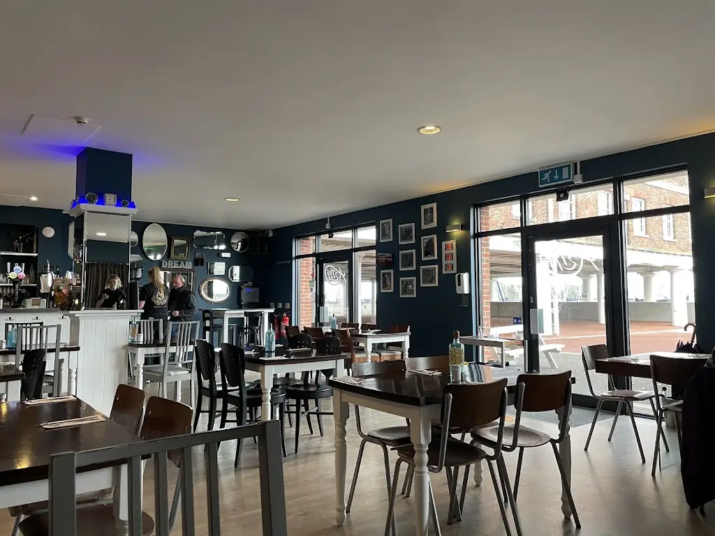 Arty’s_Gosport_slider_image_1