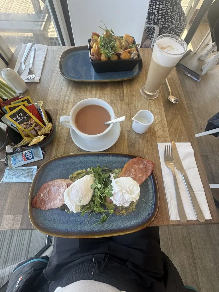 Ella Stiles_The Boathouse_Gosport_review