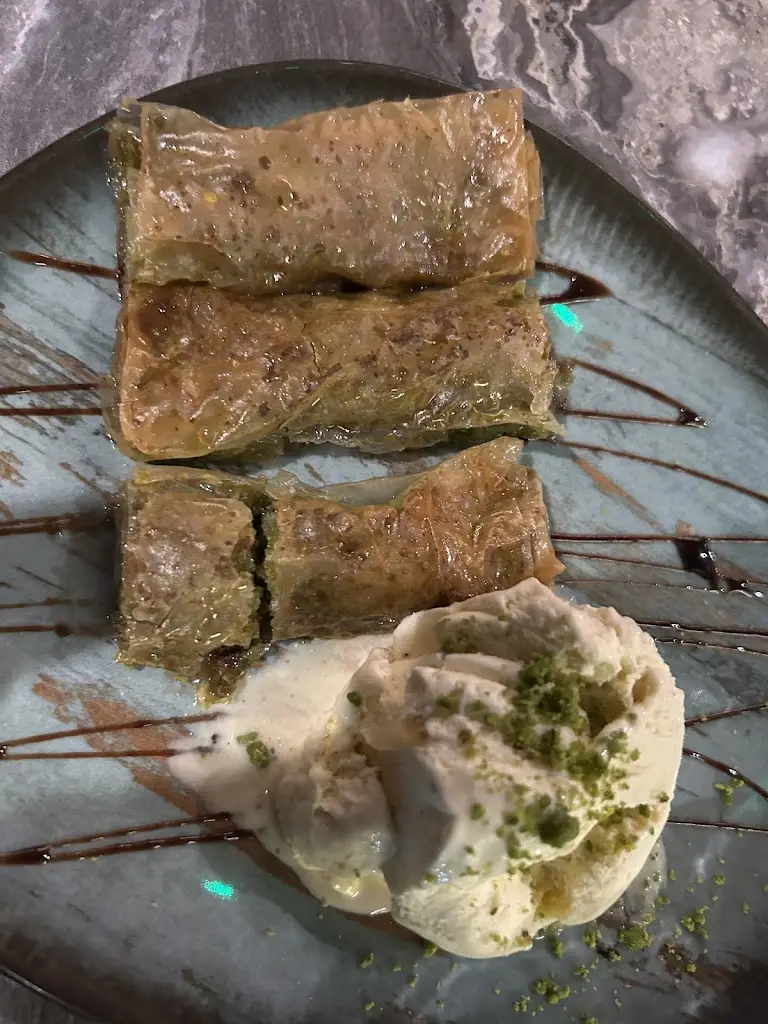 Menu_Lizz Restaurant_Gosport_image_3