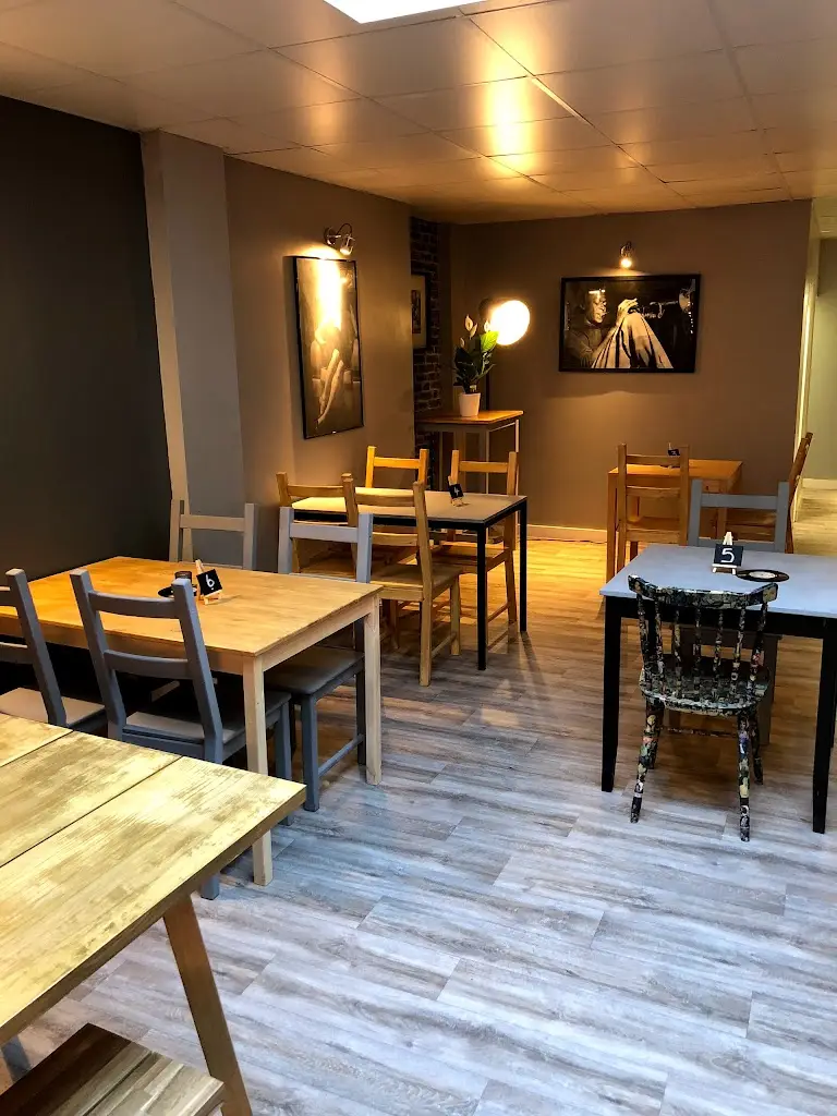 Katies Vinyl Bar & Kitchen restaurant in Gosport