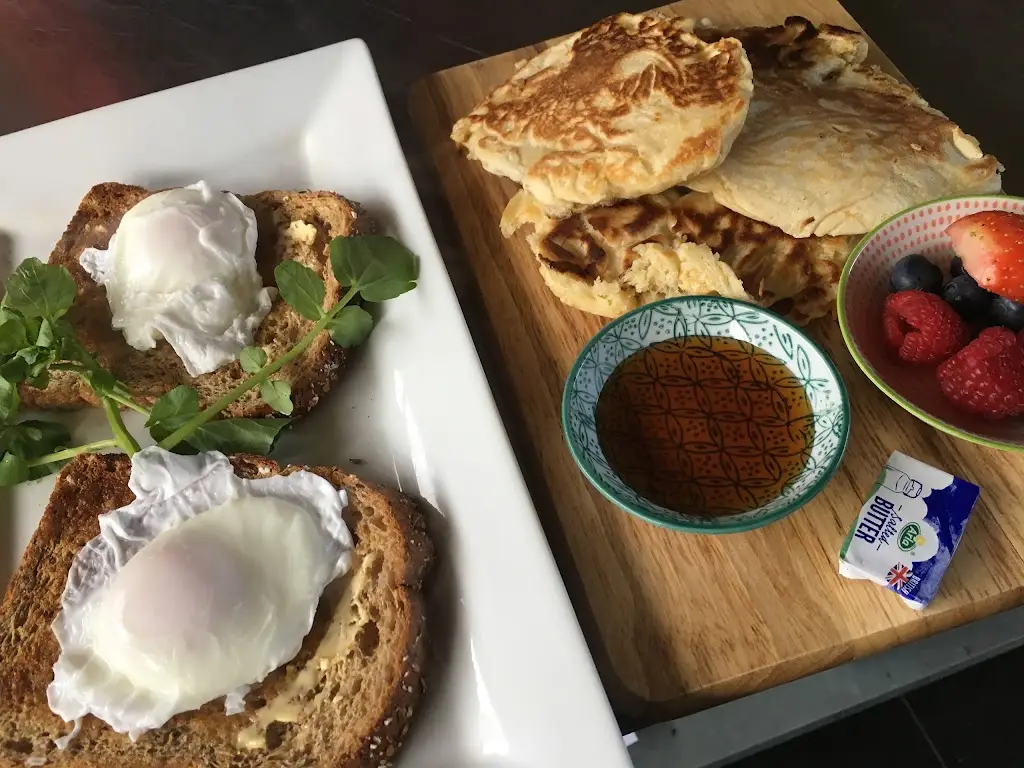 Katies Vinyl Bar & Kitchen_Gosport_slider_image_2