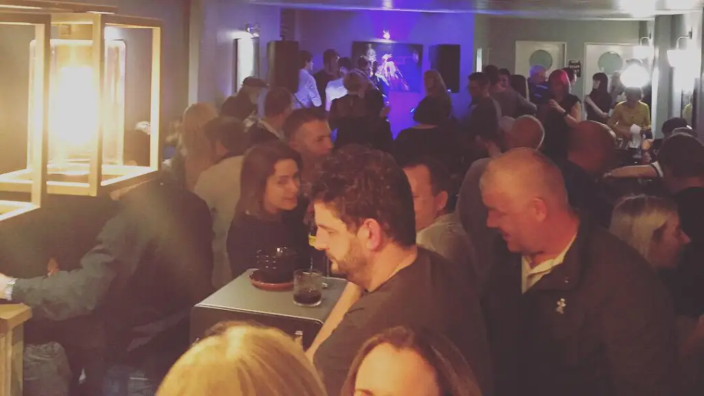 Katies Vinyl Bar & Kitchen_Gosport_slider_image_3