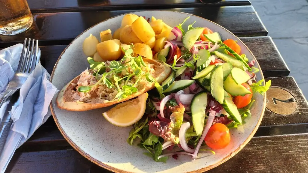 Pebbles Fish & Wine Bar_Gosport_slider_image_3