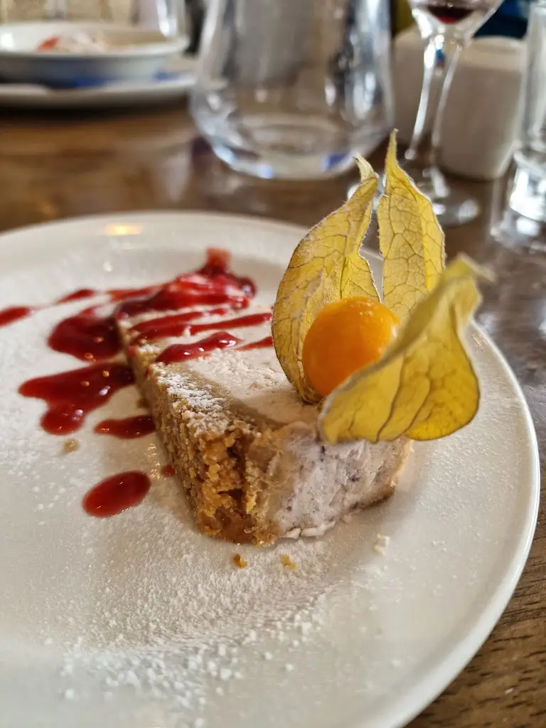 Gavin Parkes_Tides_Goring-by-Sea_reseña