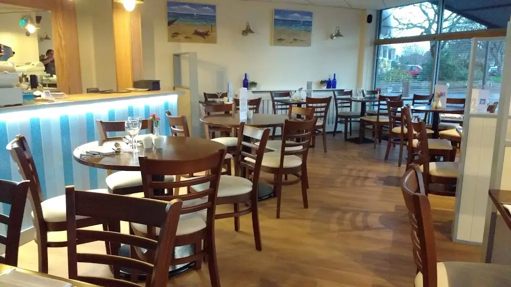 Tides_Goring-by-Sea_slider_image_1