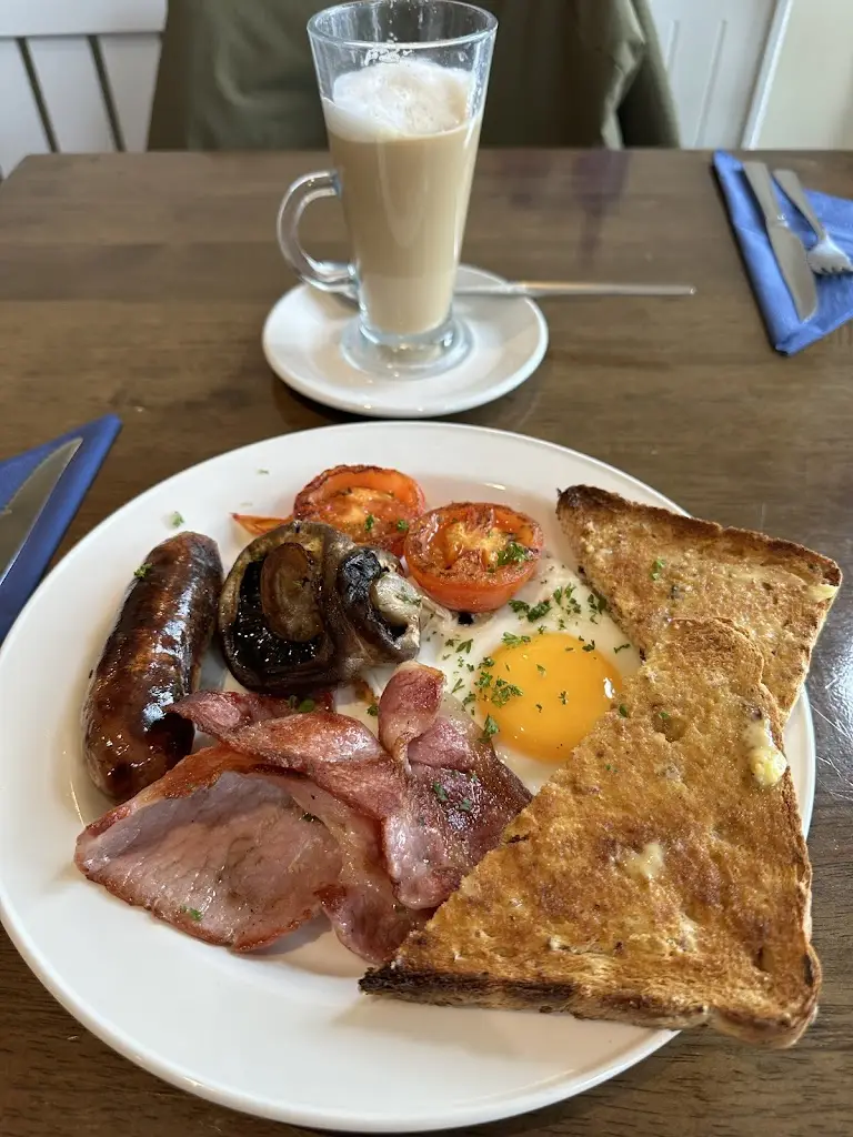 Tides_Goring-by-Sea_slider_image_3