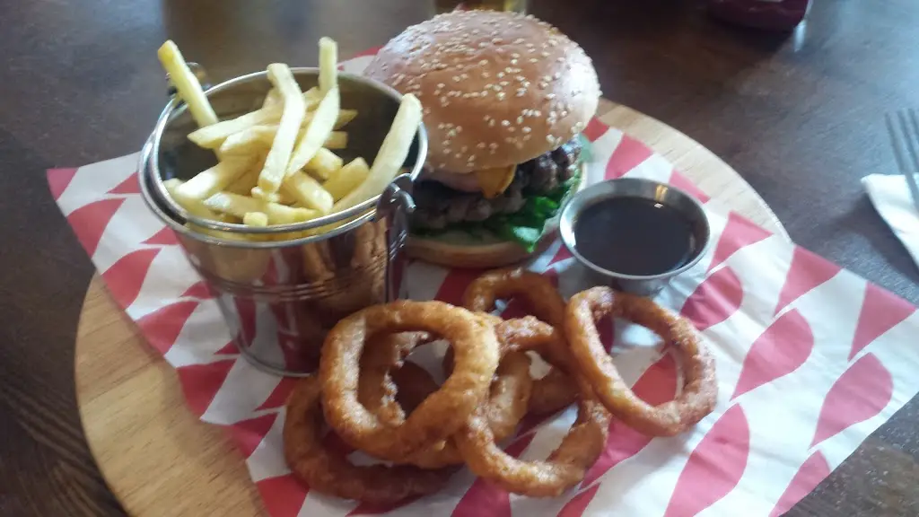 Menu_Castle_Goring-by-Sea_image_9