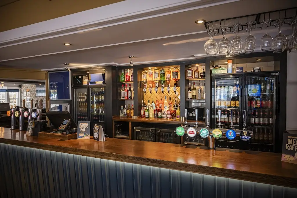 Castle_Goring-by-Sea_slider_image_1