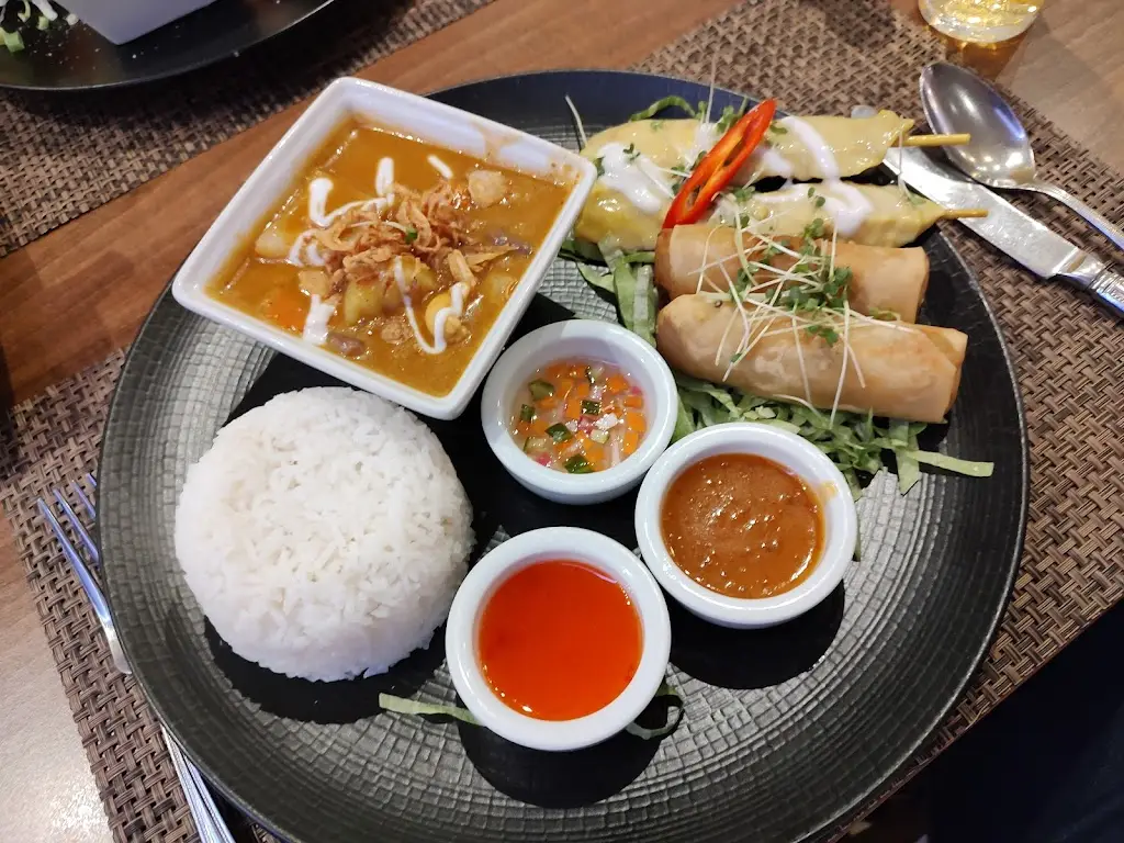 Spice I Am Worthing_Goring-by-Sea_slider_image_2