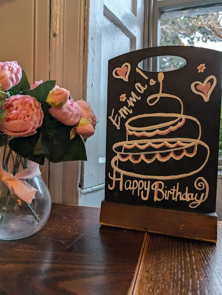 mandie ingham_Bull_Goring-by-Sea_recensione