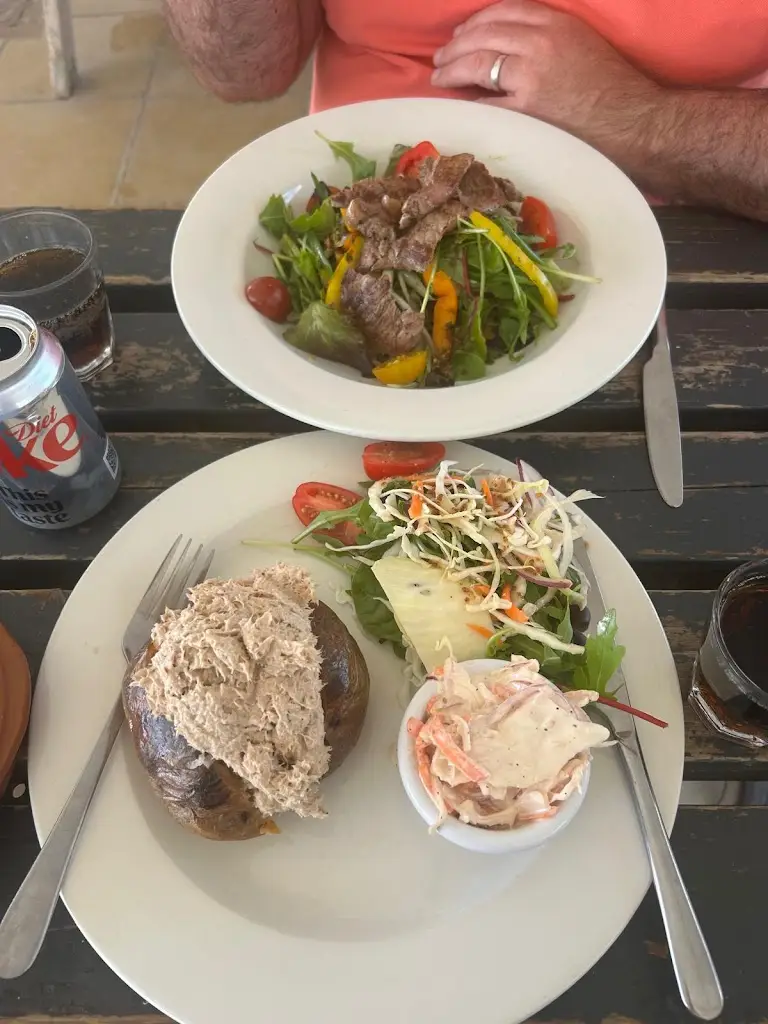 Stephen Badger_The BlueBird Cafe_Goring-by-Sea_review