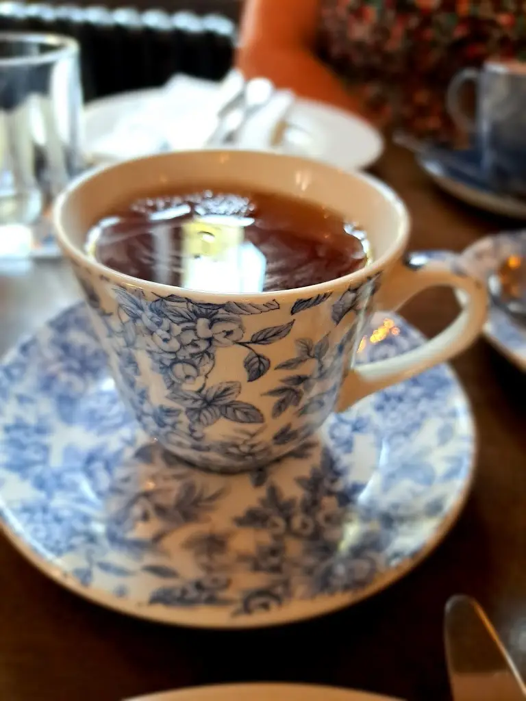 Phil Wotton_The Highdown_Goring-by-Sea_review