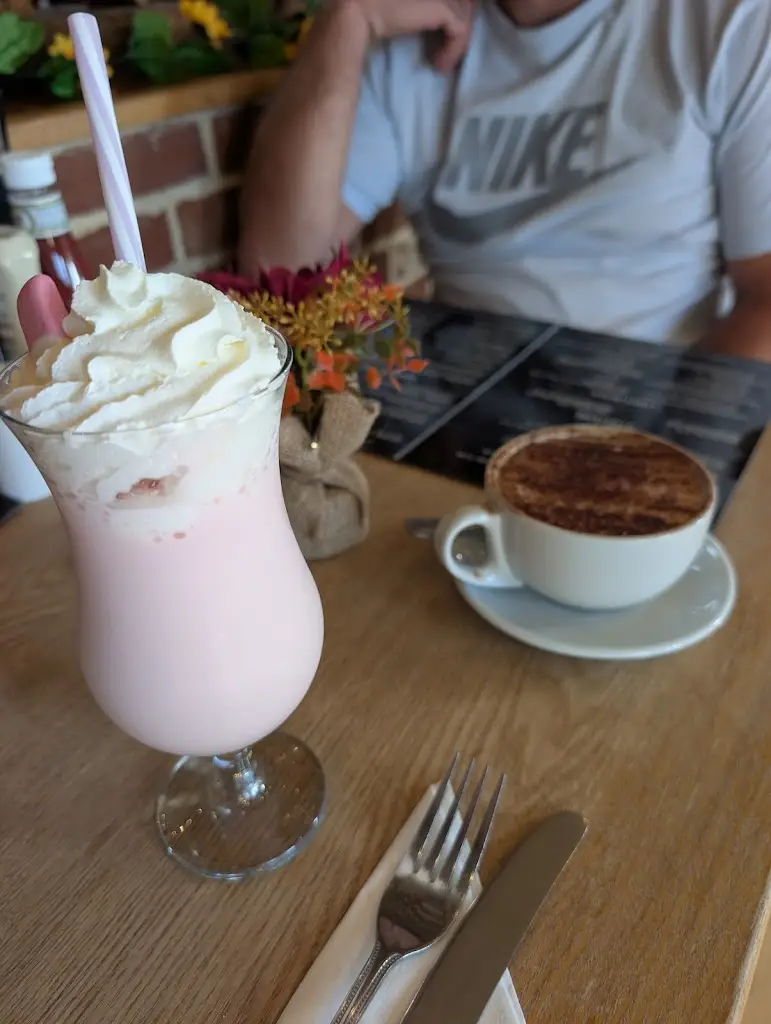 Buttercup DayDreamer_The Barn Cafe_Great Bentley_review