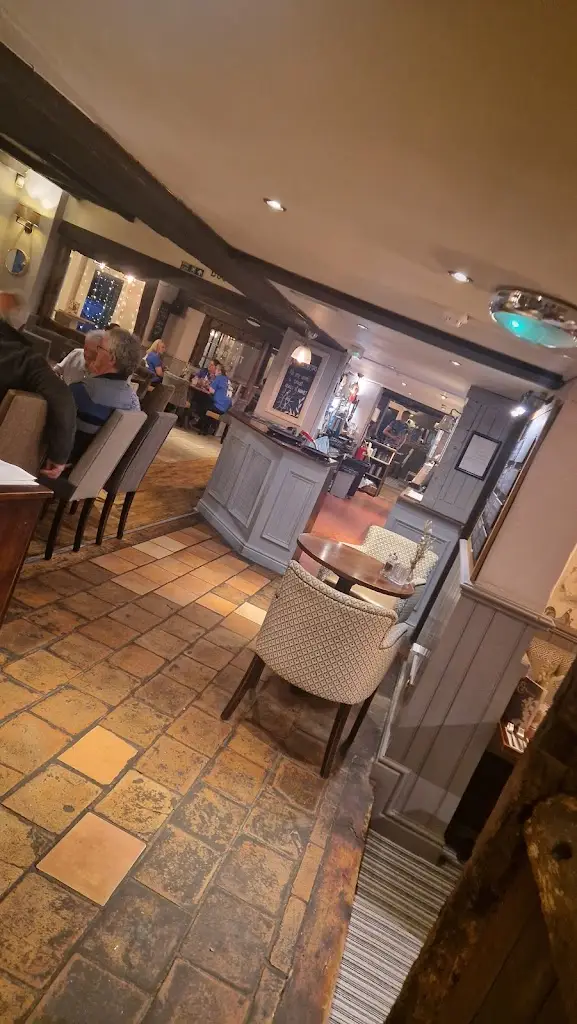 Suzanne Buchanan_Yews_Great Glen_review