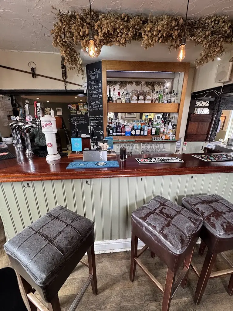 Tommy Ny_The Half Moon Inn Balcombe_Balcombe_review