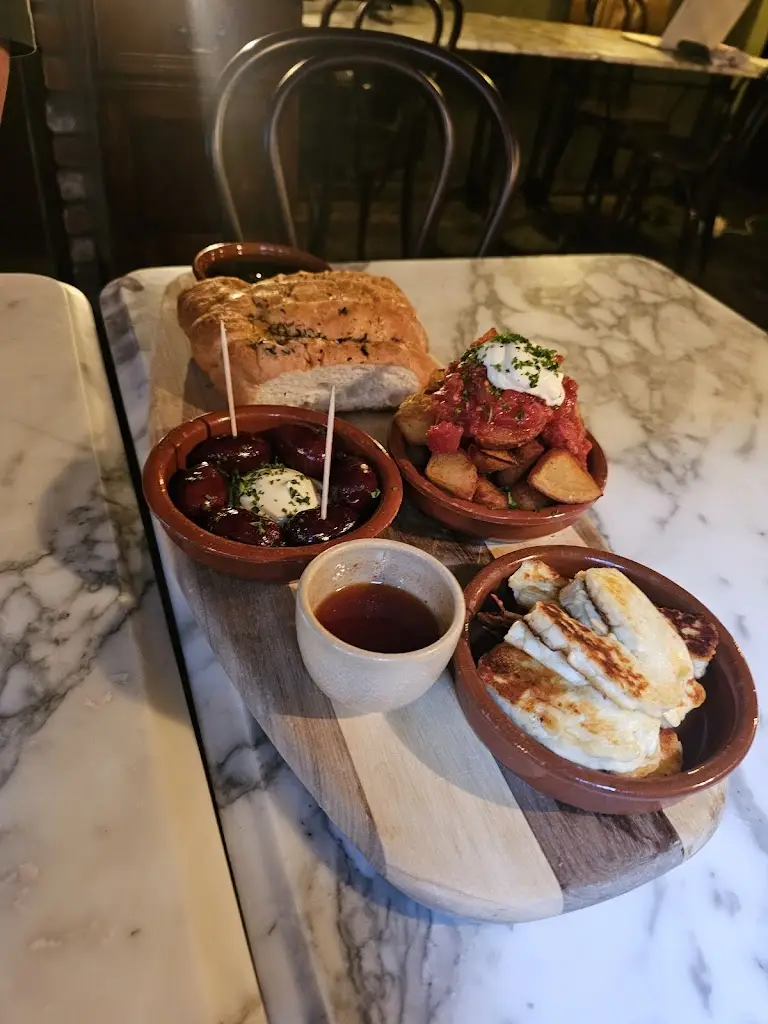 Tiffany Baines_De La Terre_Great Dunmow_review