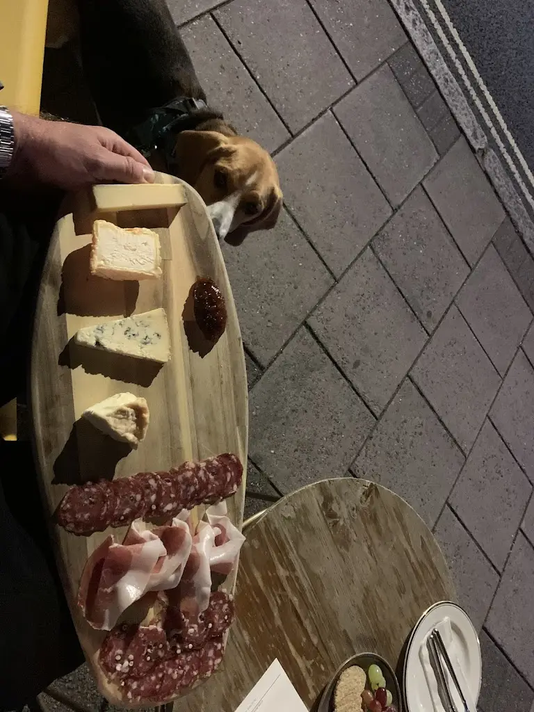 Sam Raven_De La Terre_Great Dunmow_review