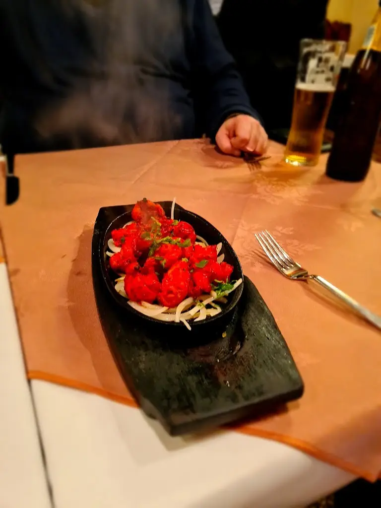 Great Bookham Tandoori Restaurant_Great Bookham_slider_image_3