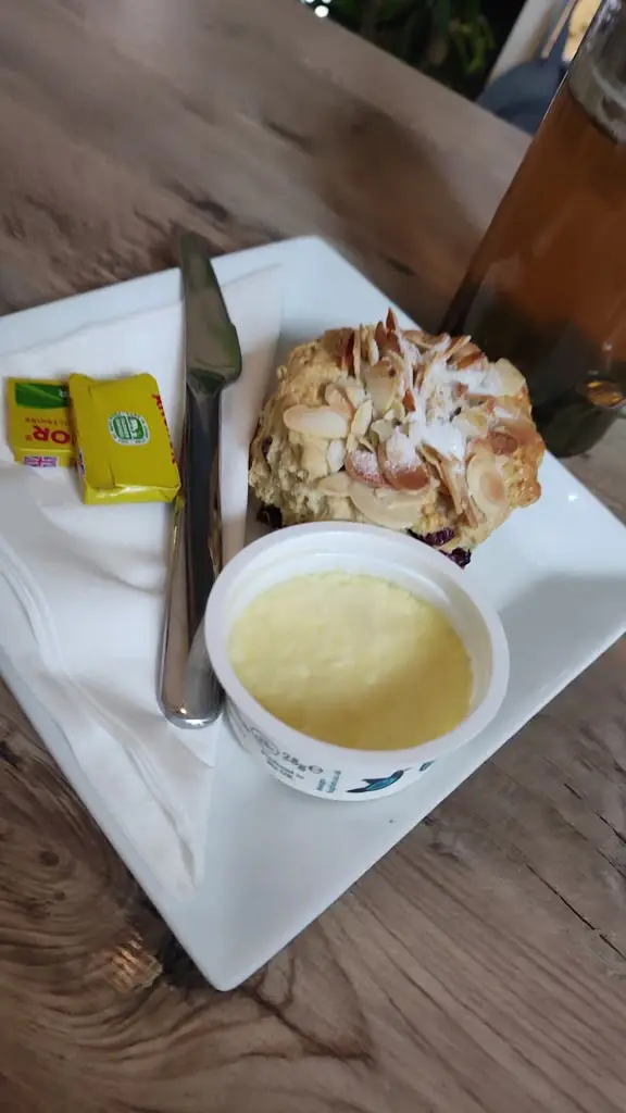 Carolina’s Coffee Shop_Great Bookham_slider_image_2