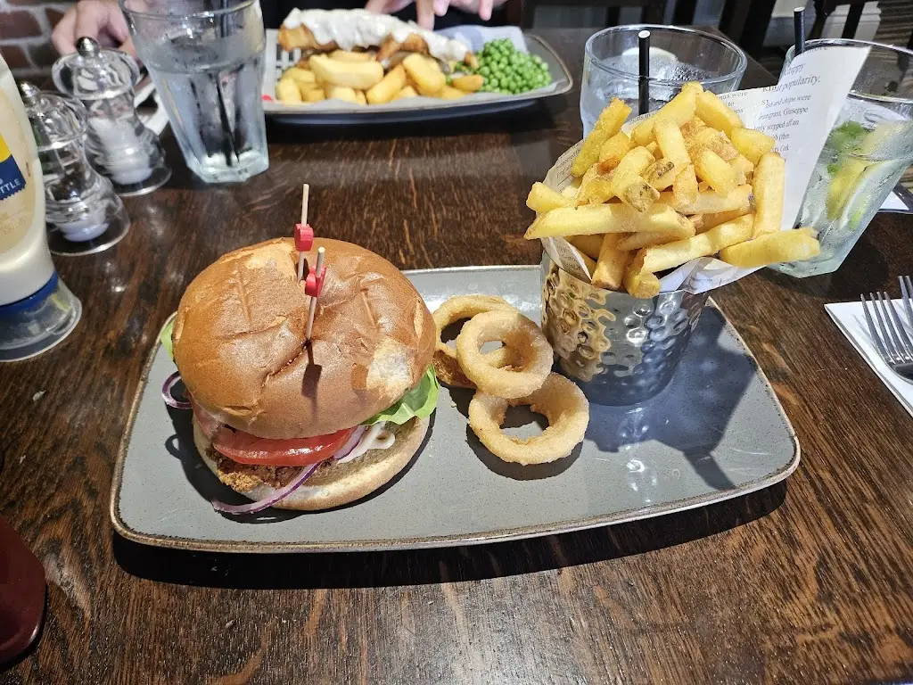 Mikel Iparraguirre_Castle - Great Leighs_Great Leighs_review