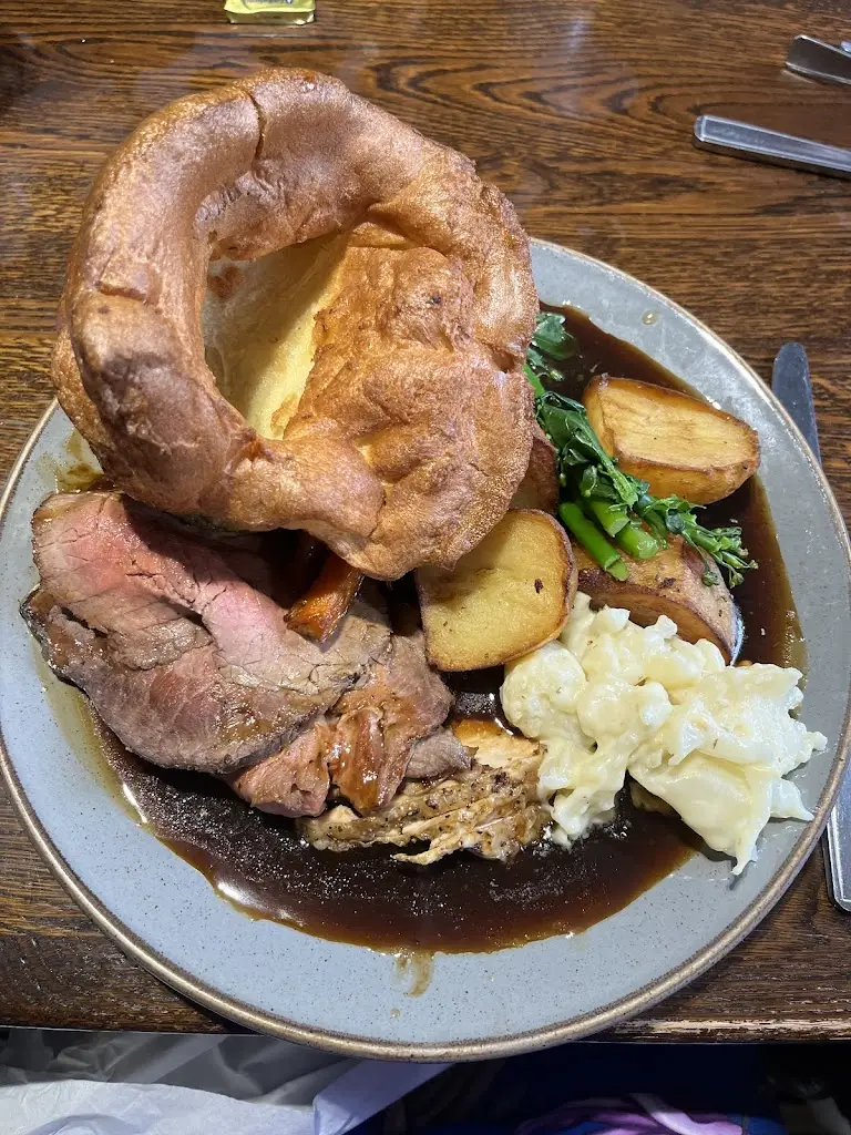 Beverley Lamont_Castle - Great Leighs_Great Leighs_review