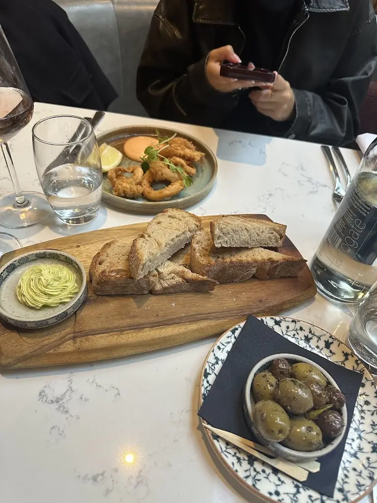 Leo_Harry's Bar & Kitchen_Great Horwood_review