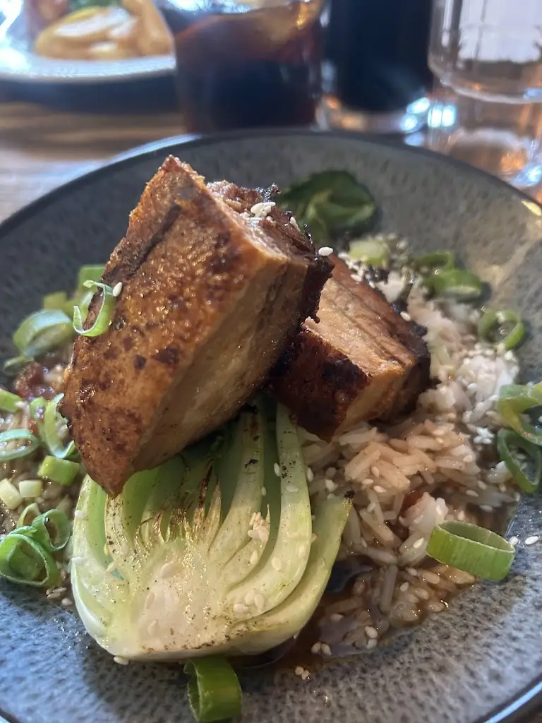 Pete_The Throckmorton_Alcester_review