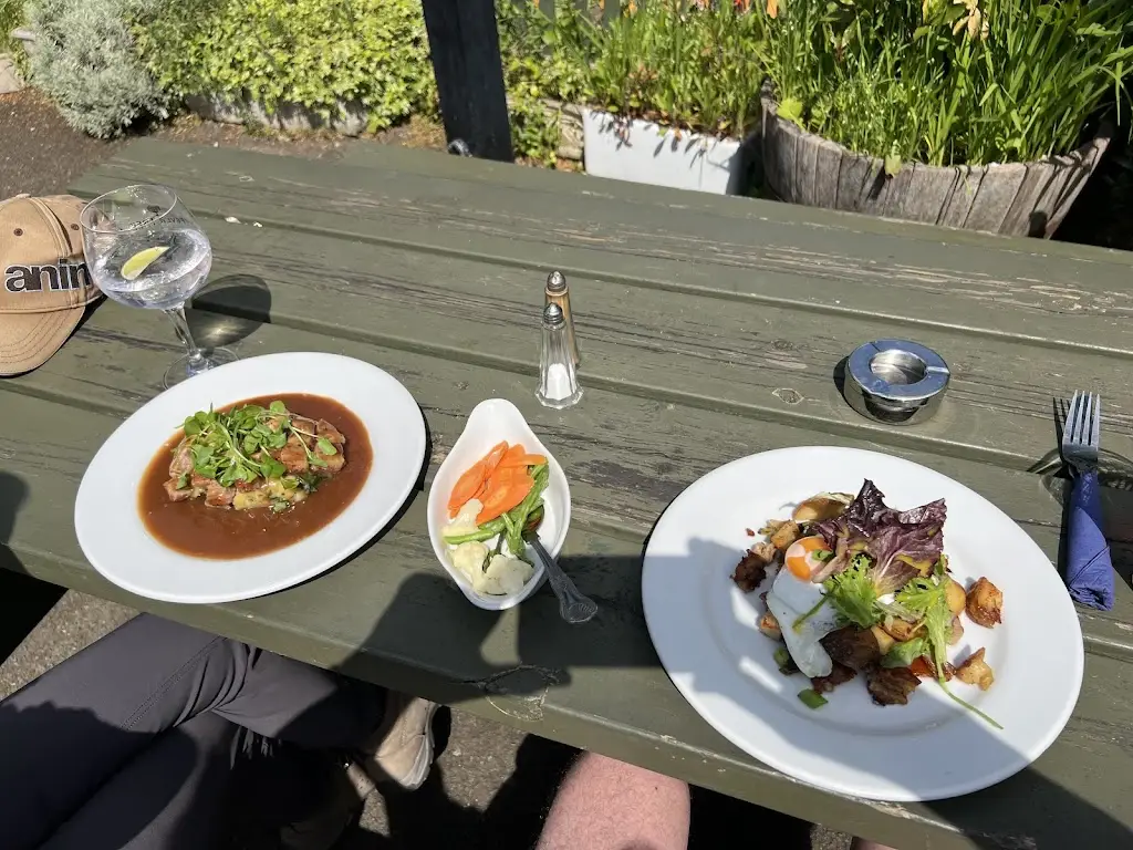 Pierre de Carteret_The Nag's Head_Great Malvern_review