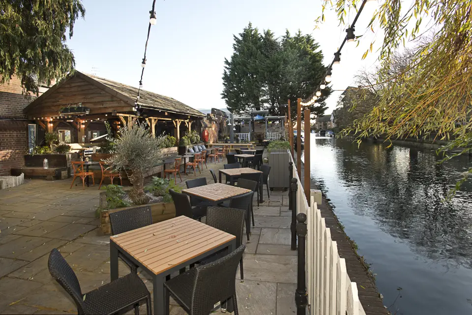 Waterside Inn Ware restaurant in Great Amwell