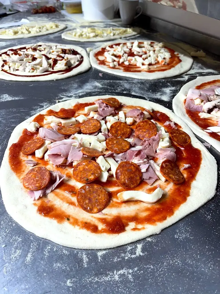 Menu_Fratelli Pizza_Great Amwell_image_2