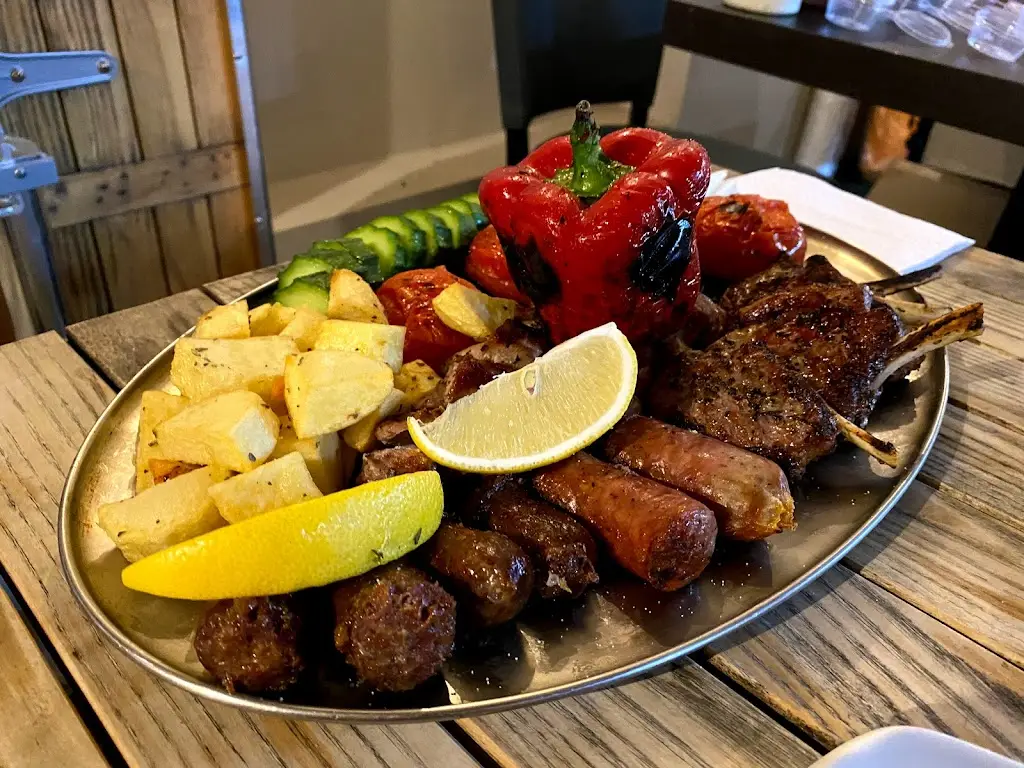 Village Taverna_Great Amwell_slider_image_2