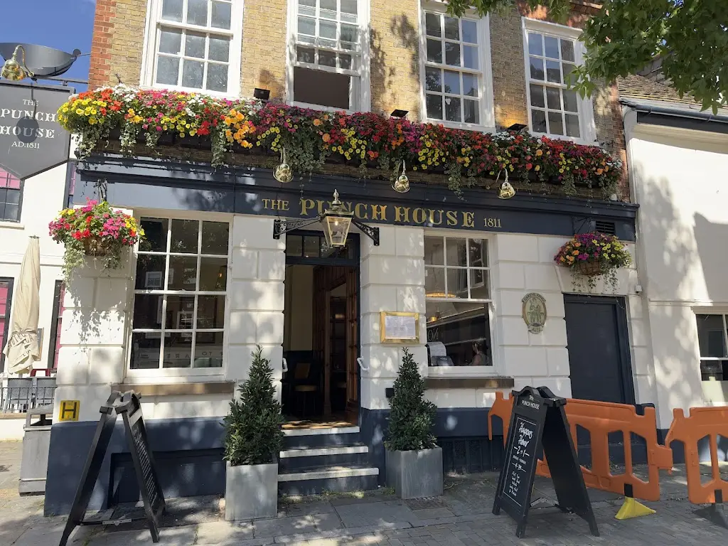 Dean Ferreira_Punch House_Great Amwell_review