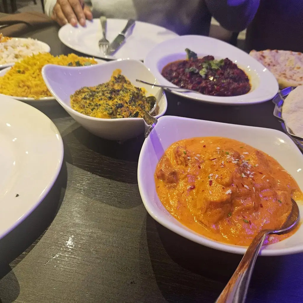 Amwell Tandoori_Great Amwell_slider_image_2