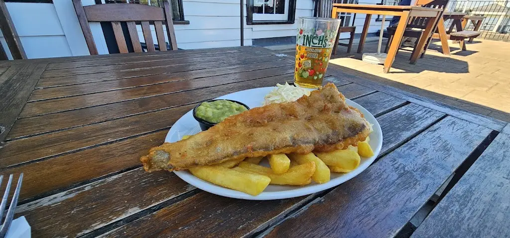 Three Daws_Gravesend_slider_image_3