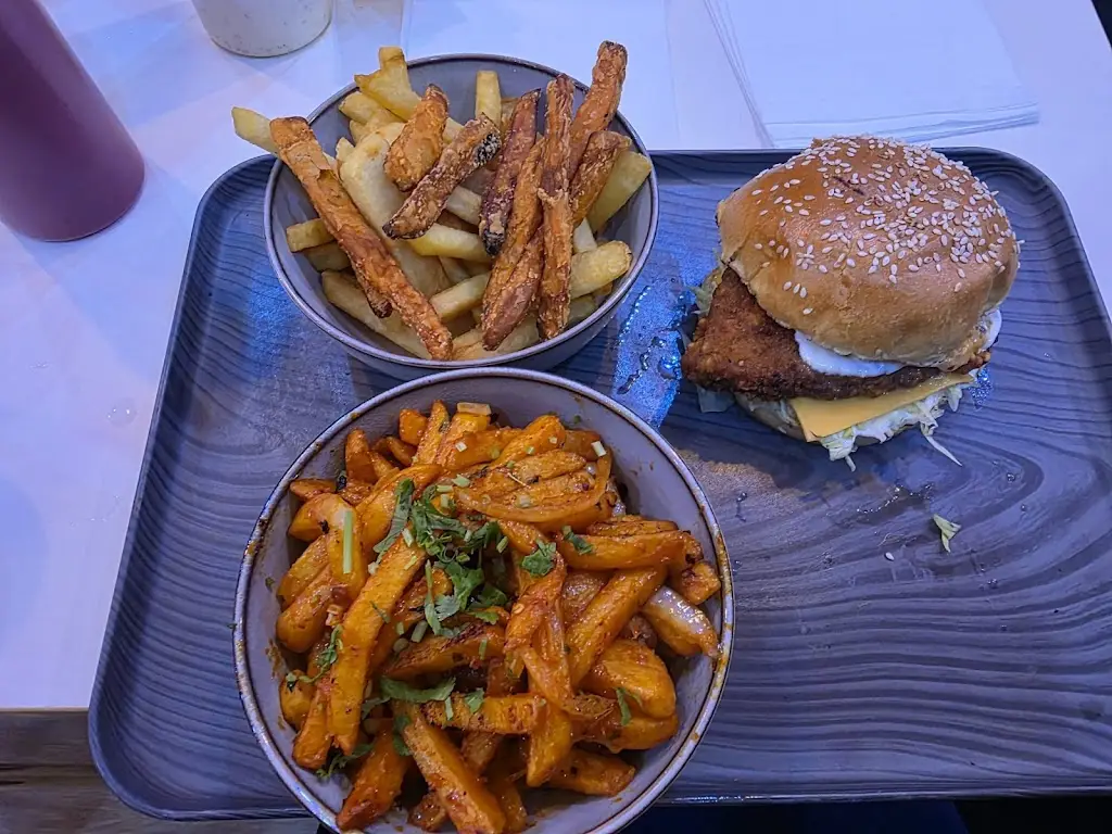 Sabina Khanam_PHAT BITE Gravesend_Gravesend_review