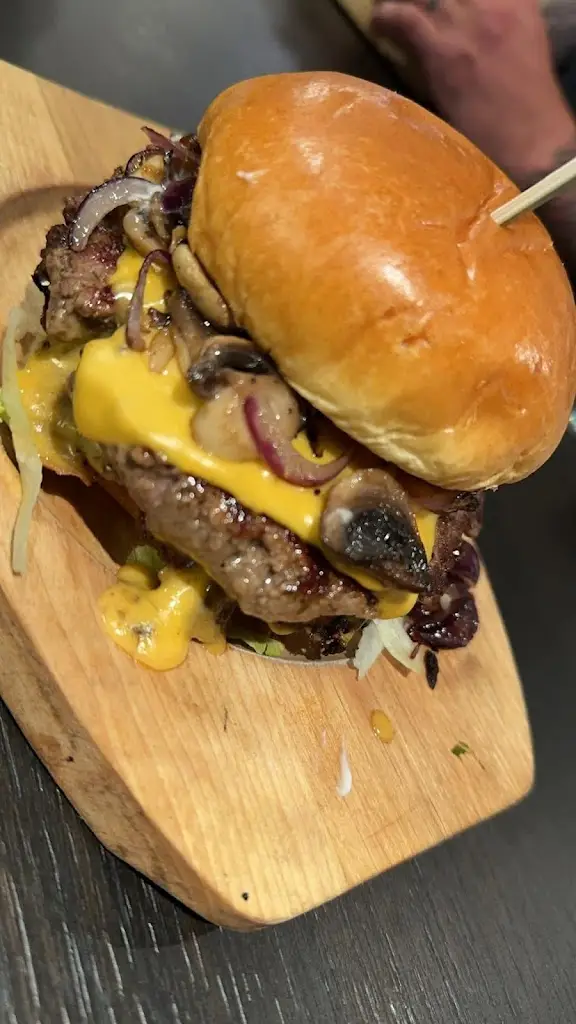 Yankee Bar Steakhouse Gravesend_Gravesend_slider_image_2