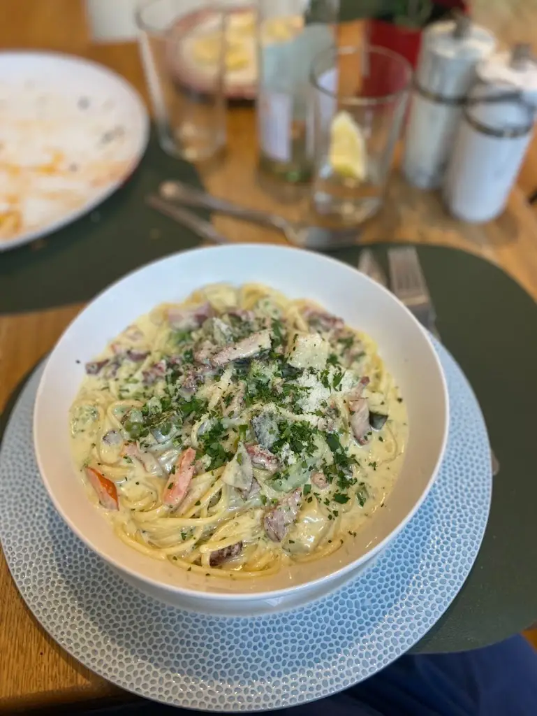 Jessica Marie_Mad in Italy 2_Gravesend_review