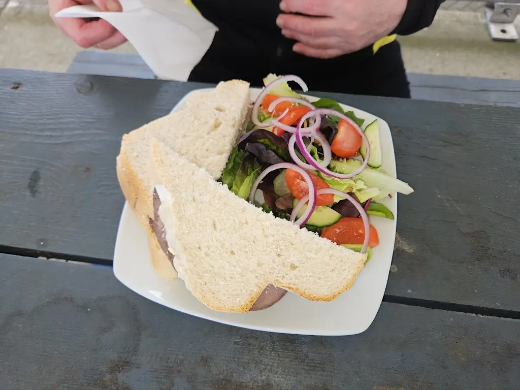 Andrew Gills_Ship & Lobster Public House_Gravesend_review