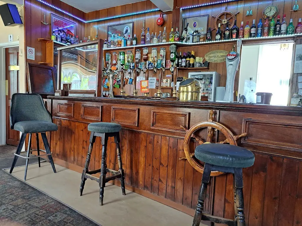 Antony Calver_Ship & Lobster Public House_Gravesend_review