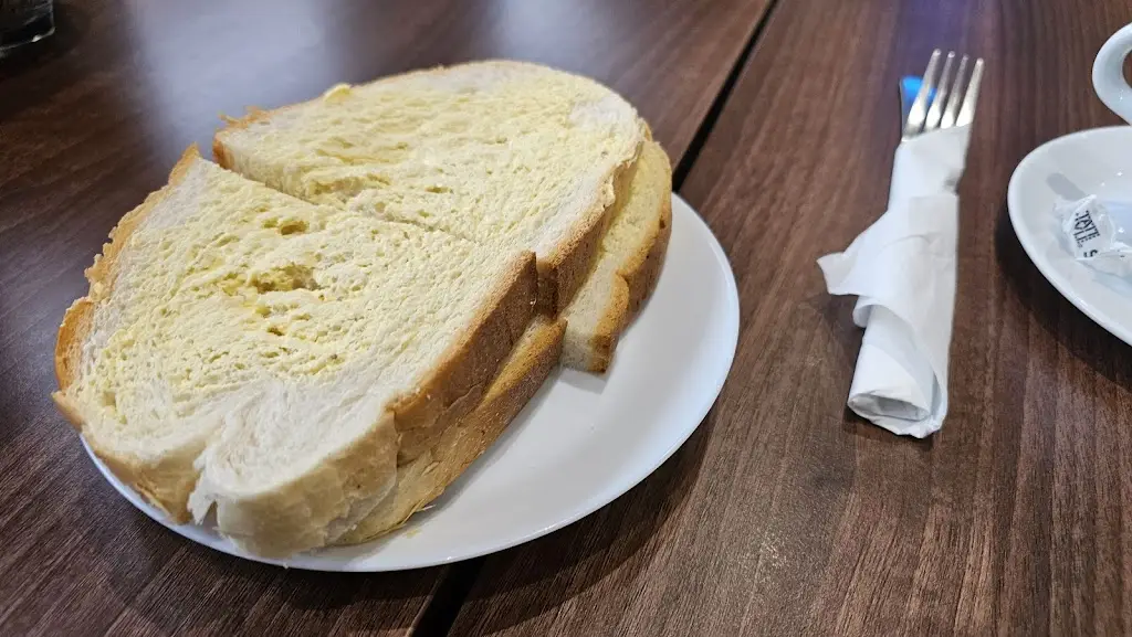 Bryn Glew_HUNGRY CHEF_Gravesend_review