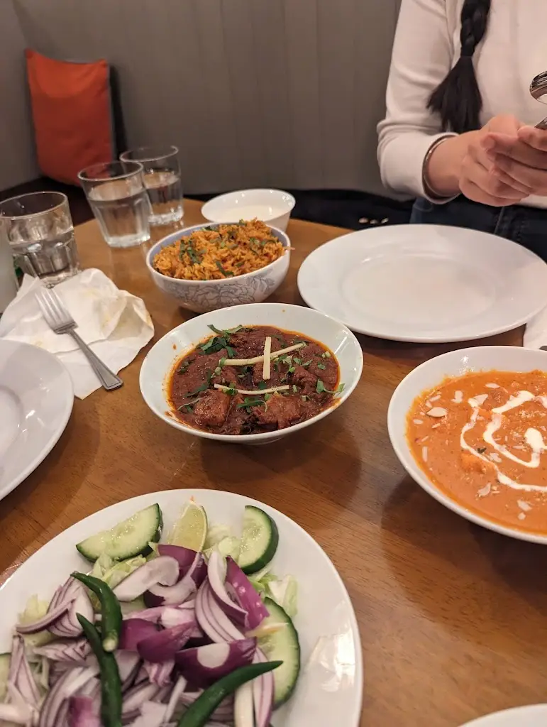 Chattorey_Gravesend_slider_image_2