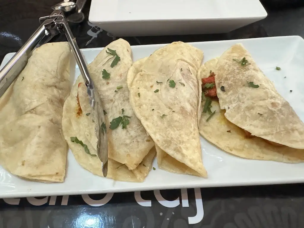 Mat Banks (Banksy)_Cafe Taj_Gravesend_recensione