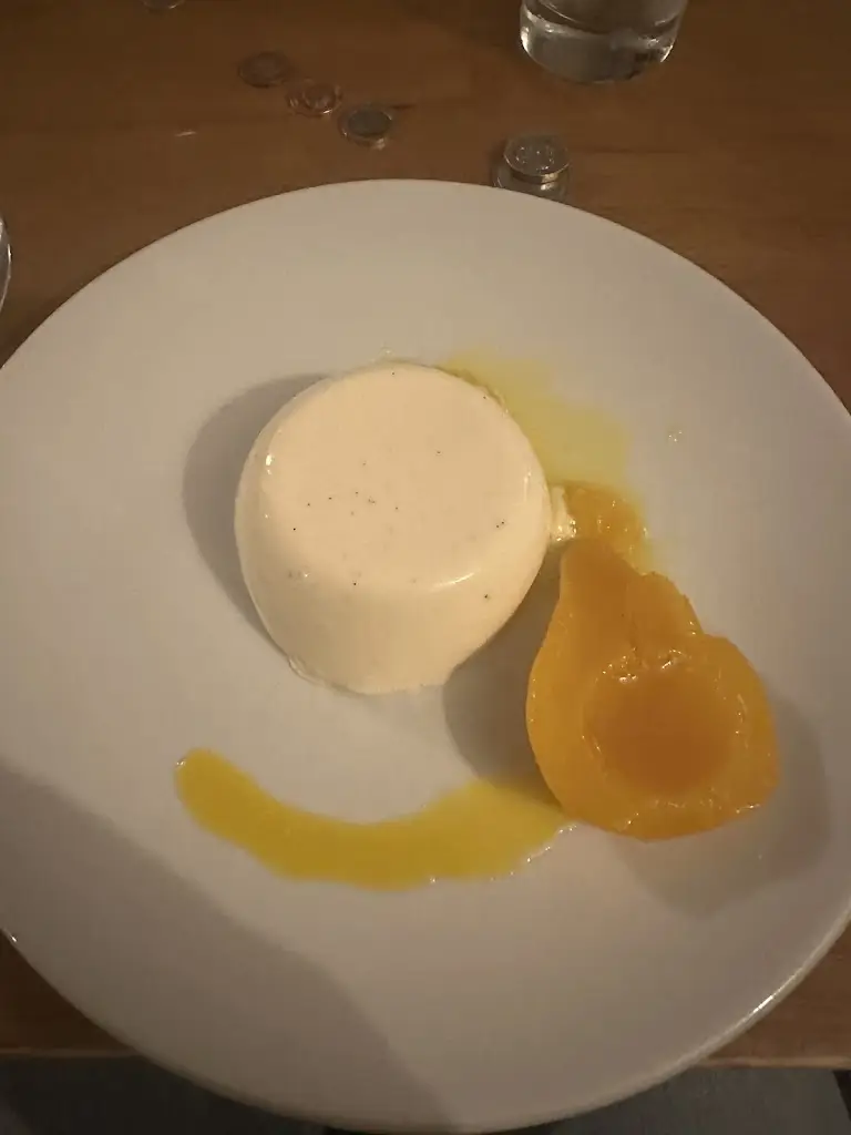 Kyla Alexandrov_The Wheatsheaf_Greetham_review