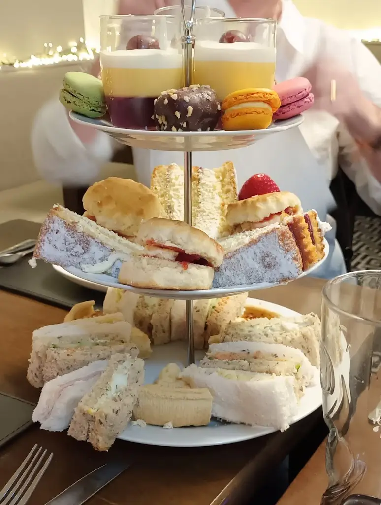 Louise Lunn_Olde Wyrley Hall_Great Wyrley_review