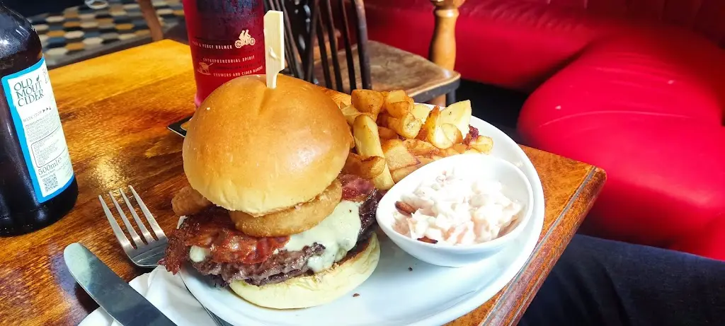 Sian Lloyd_Royal Oak_Great Wyrley_review