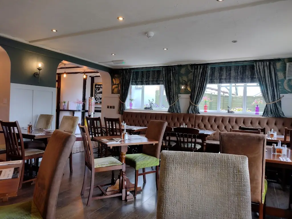 Ivy House_Great Wyrley_slider_image_1