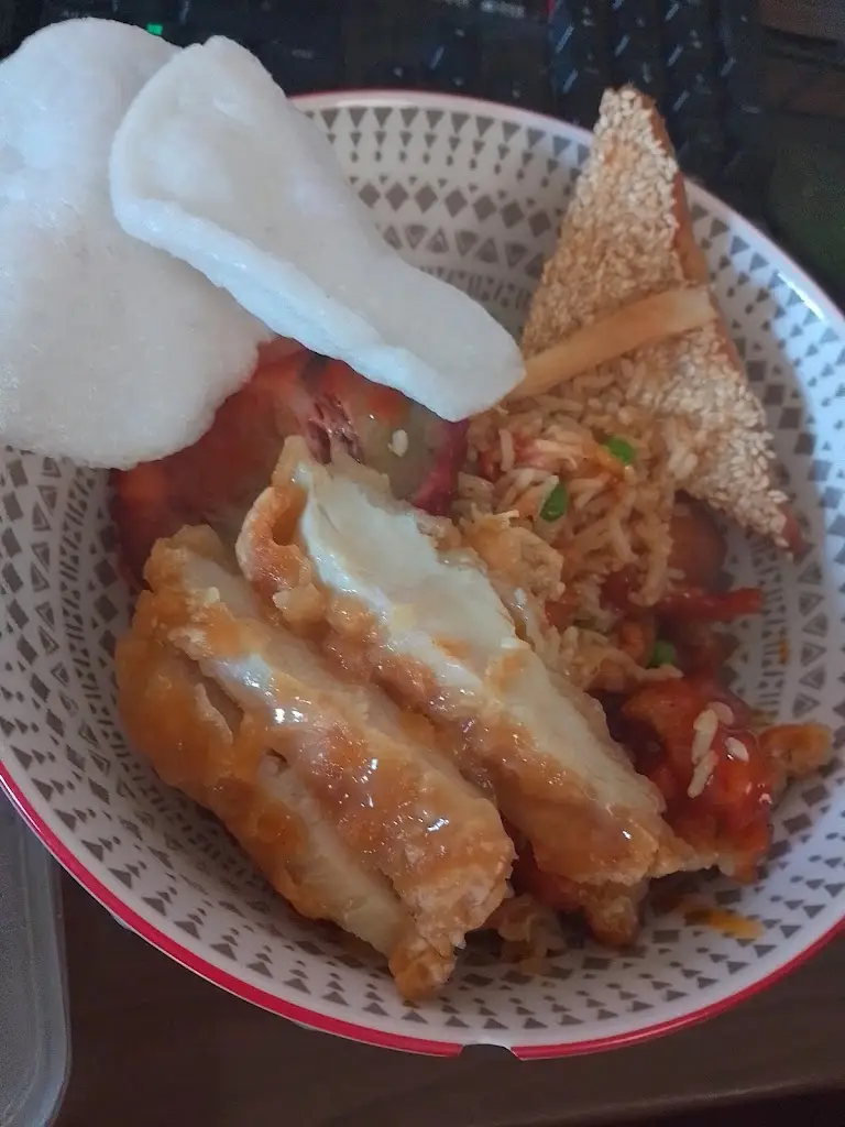 Daisy-busy trippin-Sheldon_Yau's House_Great Torrington_review