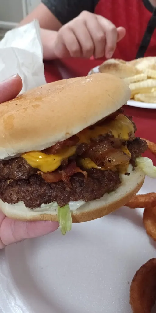 Jarrod Windham_Fuzzy's_Mt Vernon, GA_reseña