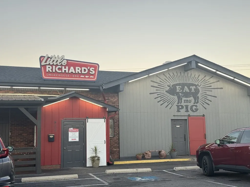 Little Richards BBQ restaurant in Mt Airy, NC