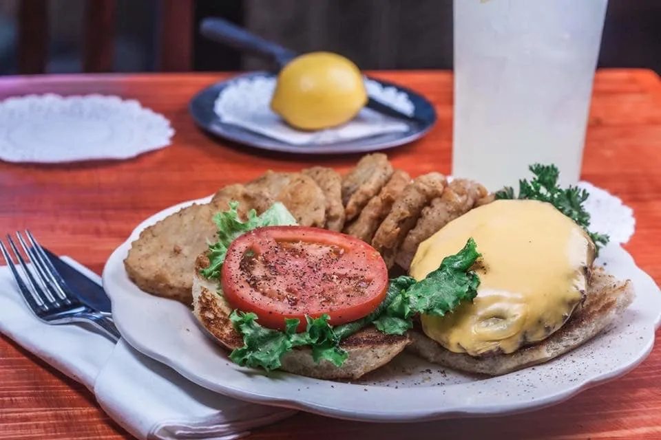 The Tin Fin Restaurant_Rincon, GA_slider_immagine_3